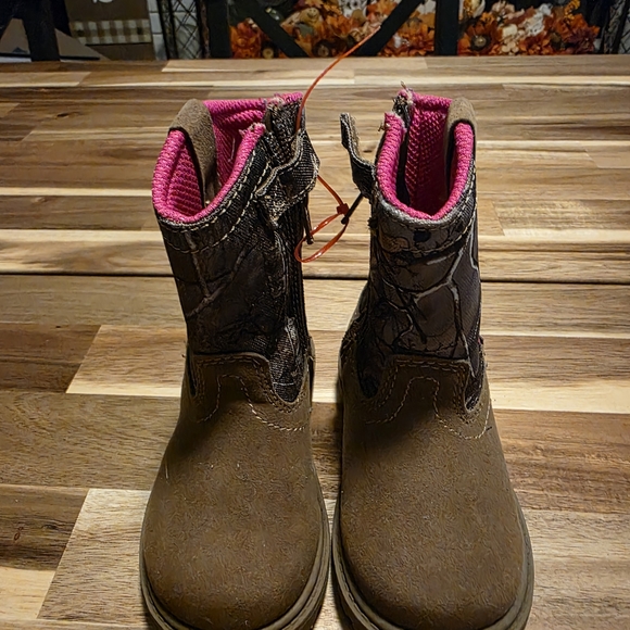 Magellan Outdoors Kids Boots - Brown and Pink - Picture 2 of 4